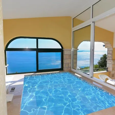 2 Complex For 20 Persons With Pool And Sea View