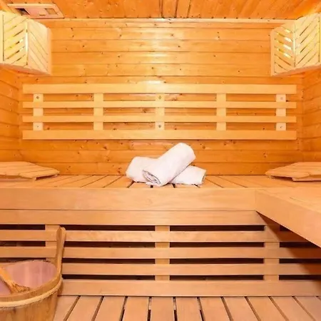 2 Complex For 20 Persons With Pool And Sea View *