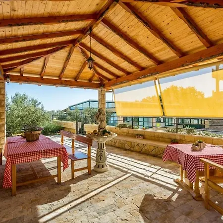 Villa 2 Complex For 20 Persons With Pool And Sea View *