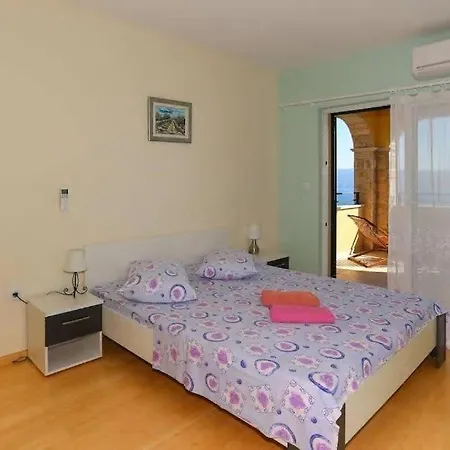2 Complex For 20 Persons With Pool And Sea View Villa Jesenice (Split-Dalmatia)