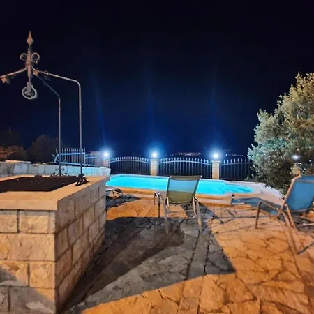 2 Complex For 20 Persons With Pool And Sea View * Jesenice (Split-Dalmatia)