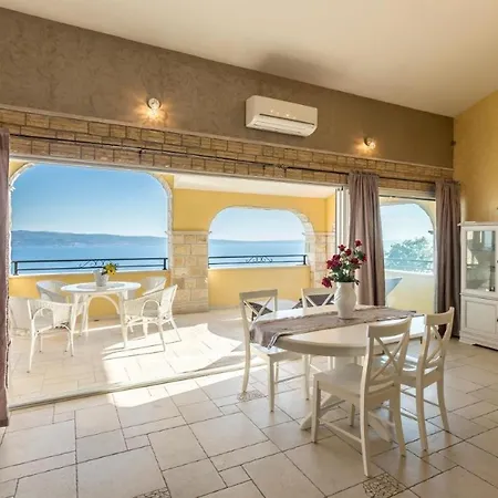 Villa 2 Complex For 20 Persons With Pool And Sea View